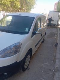 السيارات-النفعية-peugeot-partner-2014-b9-أم-البواقي-الجزائر