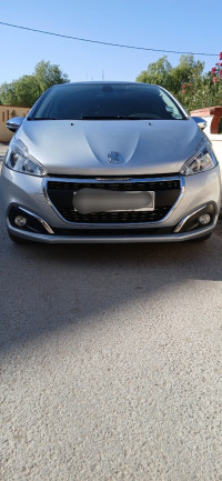 voitures-peugeot-208-2018-allure-facelift-tlemcen-algerie