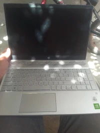 Laptop HP pavillion i5 16"