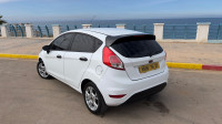 voitures-ford-fiesta-2014-trend-look-mostaganem-algerie