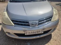 Nissan Tiida 4 portes 2009 Tiida 4 portes