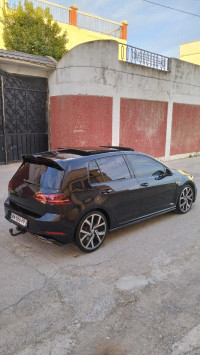 voitures-volkswagen-golf-7-2017-setif-algerie