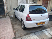 voitures-renault-clio-campus-2012-el-harrach-alger-algerie