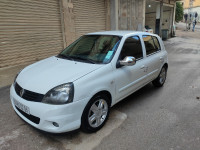 voitures-renault-clio-campus-2012-bye-bejaia-algerie