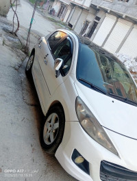 voitures-peugeot-207-2011-allure-jijel-algerie