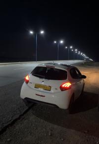 سيارات-peugeot-208-2018-allure-facelift-سكيكدة-الجزائر