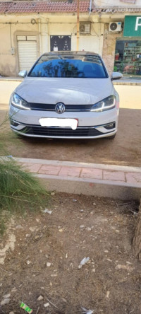 voitures-volkswagen-golf-7-2017-confrtline-ain-defla-algerie