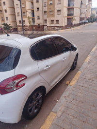 voitures-peugeot-208-2015-allure-el-kerma-oran-algerie