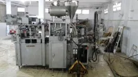 Thermoformeuse- conditionneuse pour yaourts étuves brassés et crèmes desserts. 