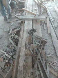 حطب للبيع مزال في صحة جيدة 