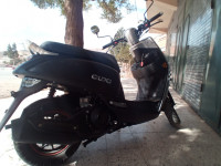 motos-et-scooters-vms-cuxi-2-2024-zebboudja-chlef-algerie