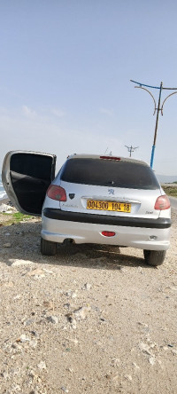 voitures-peugeot-206-2004-taher-jijel-algerie