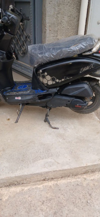 motos-et-scooters-estate-x-vms-2022-baraki-alger-algerie