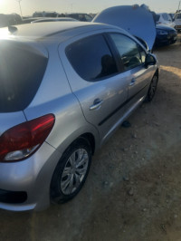 voitures-peugeot-207-2010-msila-algerie