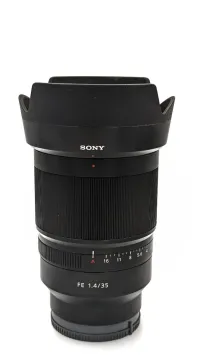 Sony 35mm F1.4 zeiss