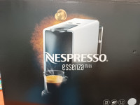 machines-a-cafe-et-mousseurs-nespresso-essenza-mini-chevalley-alger-algerie