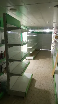 ETAGERES MÉTALLIQUES POUR SUPERETTE OU AUTRES