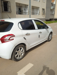 voitures-peugeot-208-2014-access-reghaia-alger-algerie