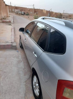 voitures-kia-carens-2011-tout-options-adrar-algerie