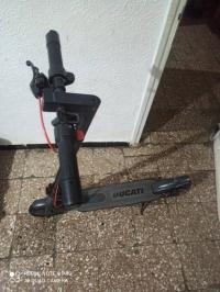 دراجات-نارية-وسكوترات-trottinette-ducati-pro-1-evo-عنابة-الجزائر