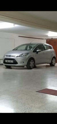 voitures-ford-fiesta-2012-annaba-algerie