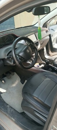 سيارات-peugeot-2008-2015-بومرداس-الجزائر