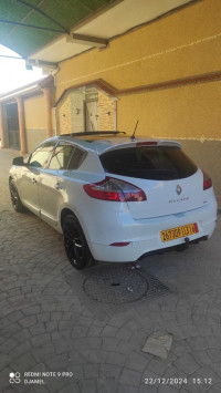 voitures-renault-megane-3-cc-2013-bordj-el-kiffan-alger-algerie