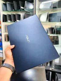ASUS expertbook i7 10em 8gb ssd512