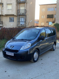 voitures-peugeot-expert-2008-9plas-saoula-alger-algerie