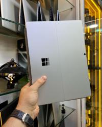 كمبيوتر-محمول-vendu-microsoft-surface-pro-8-i7-11eme-16gb256gb-intel-iris-xe-graphics-الحراش-الجزائر