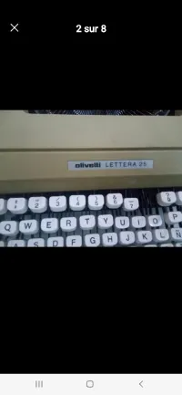 Machine à écrire olivetty lettra 25neuf 