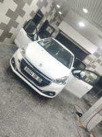 voitures-peugeot-208-2016-allure-facelift-laghouat-algerie