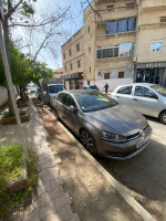 moyenne-berline-volkswagen-golf-7-2017-la-carat-ain-benian-alger-algerie