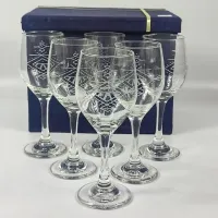 Verres à pied gravés 