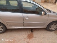 سيارات-peugeot-206-2005-حاسي-الرمل-الأغواط-الجزائر