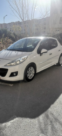 voitures-peugeot-207-2012-batna-algerie