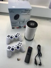 Projecteur de Jeux Intelligent a Haute Résolution avec Deux Manettes مشغل ألعاب وجهاز عرض على الحائط