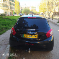 voitures-peugeot-208-2013-khemis-miliana-ain-defla-algerie