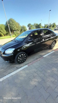 voitures-toyota-yaris-sedan-2013-bordj-menaiel-boumerdes-algerie