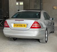 سيارات-mercedes-classe-c-2004-avantgard-بوجليل-بجاية-الجزائر