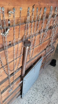 quincaillerie général - machines crown -Hse protection - éclairage public indus - peinture midy 