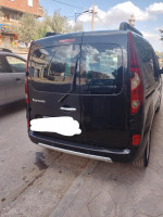 voitures-renault-kangoo-2010-privilege-plus-beni-slimane-medea-algerie