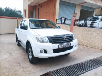 utilitaire-toyota-hilux-2015-legend-dc-4x4-pack-luxe-tizi-ouzou-algerie