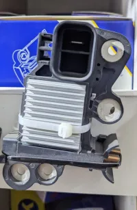 Régulateur alternateur HYUNDAI i10 NM EON Bosch 