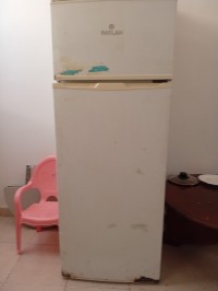 ثلاجات-و-مجمدات-mise-en-vente-dun-refrigerateur-bon-etat-بوينان-البليدة-الجزائر