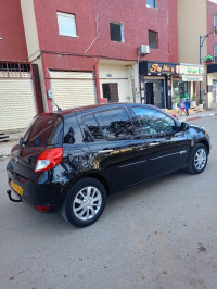 voitures-renault-clio-3-2012-cheraga-alger-algerie