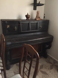 Ancien Piano "Aucher Frères"
