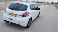 voitures-peugeot-208-2014-allure-laghouat-algerie