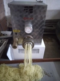 Machine rechta technopast avec un mélangeur indépendant en inox