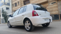 voitures-renault-clio-campus-2012-bye-oran-algerie